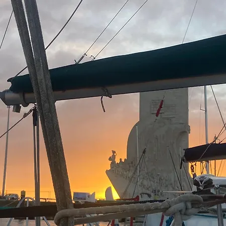 Barco Notus Belem Lissabon